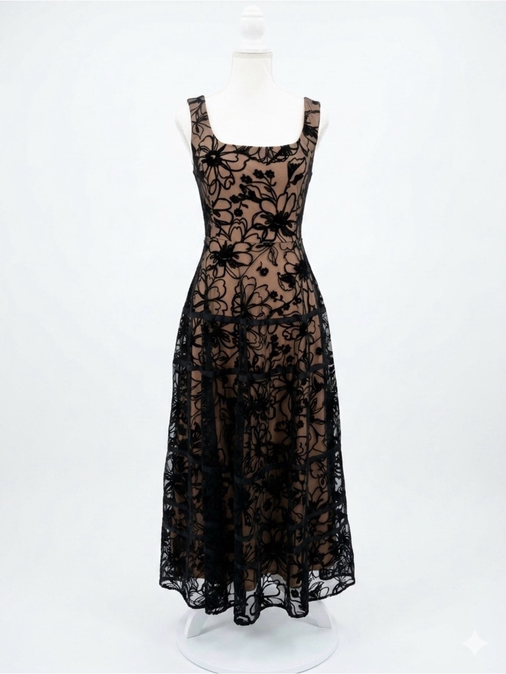 Taylor velvet and mesh SZ 2 formal dress